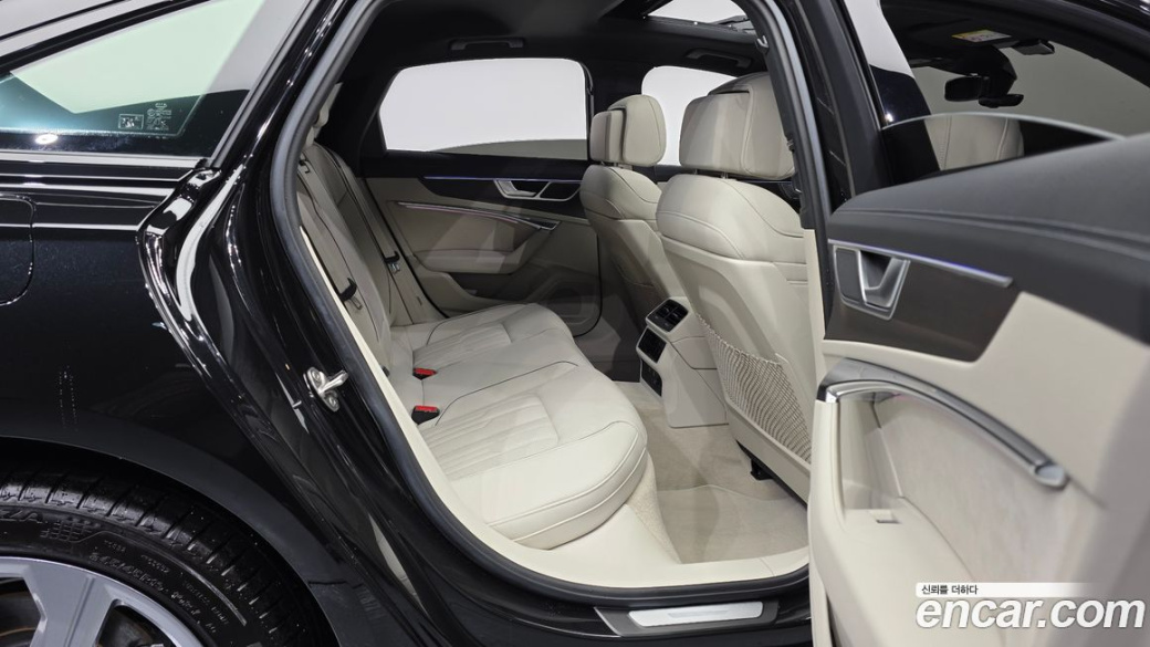 Audi A6 45 TFSI Premium, 2025