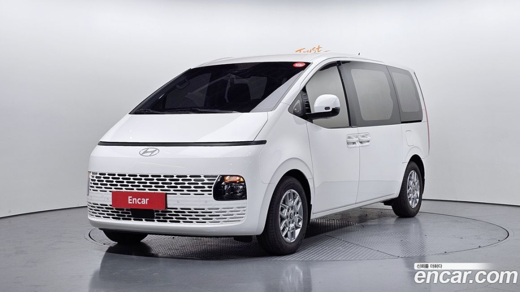 Hyundai Staria Tourer 11-Seater, 2025