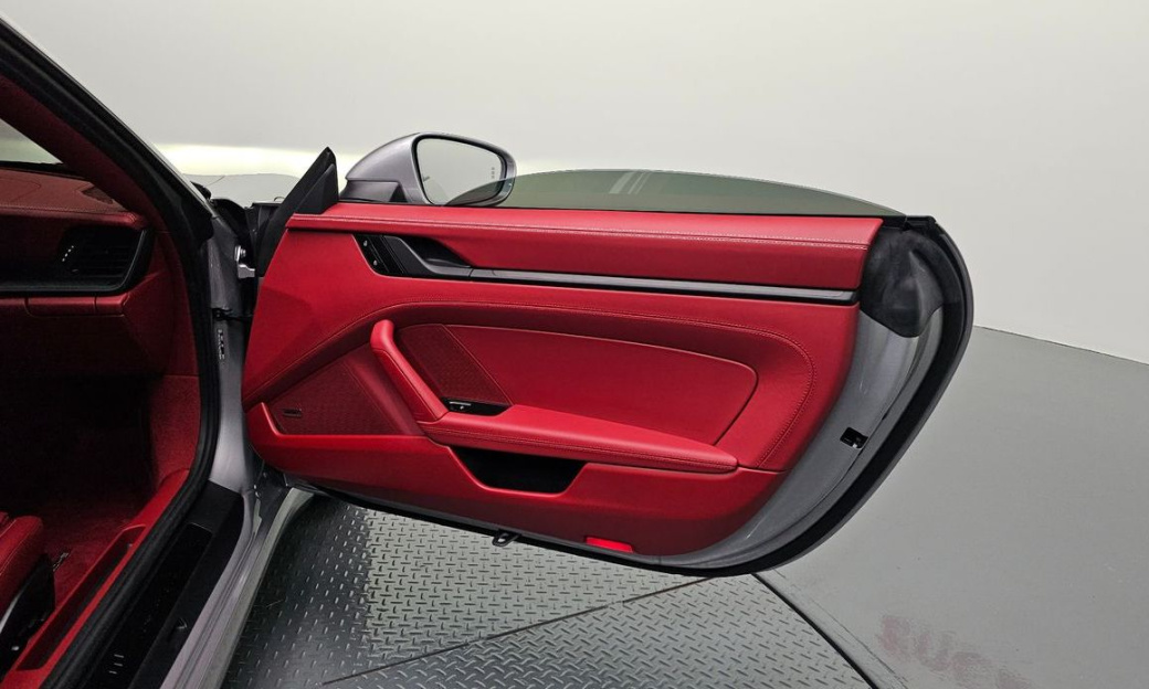 Porsche 911 Carrera 4 GTS Cabriolet, 2026