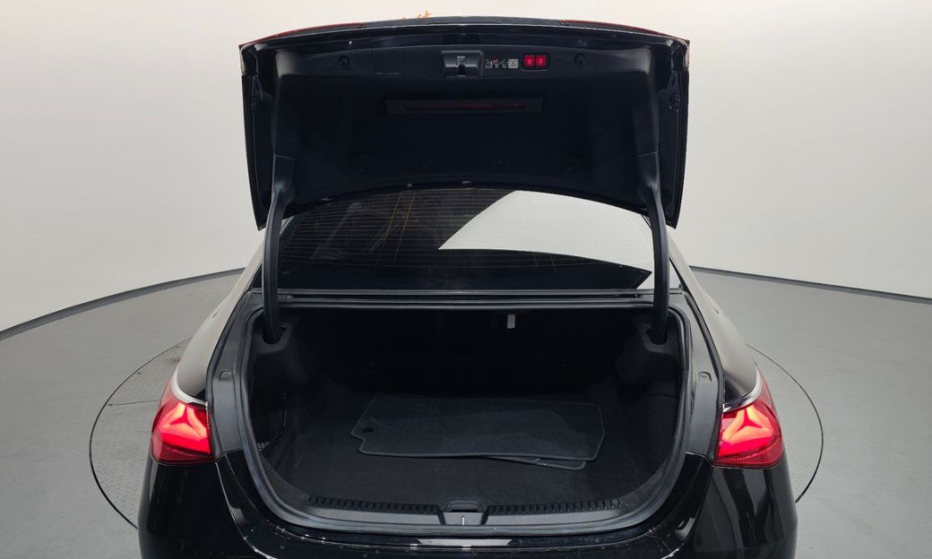 Mercedes-Benz E-Class E200 Avantgarde, 2024