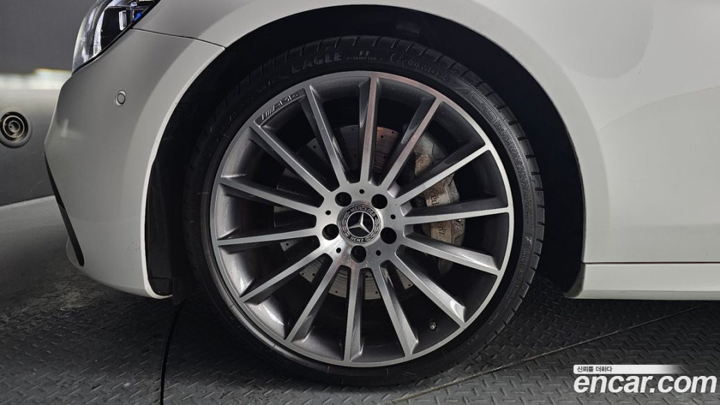 Mercedes-Benz E-Class E350 4MATIC AMG Line, 2022