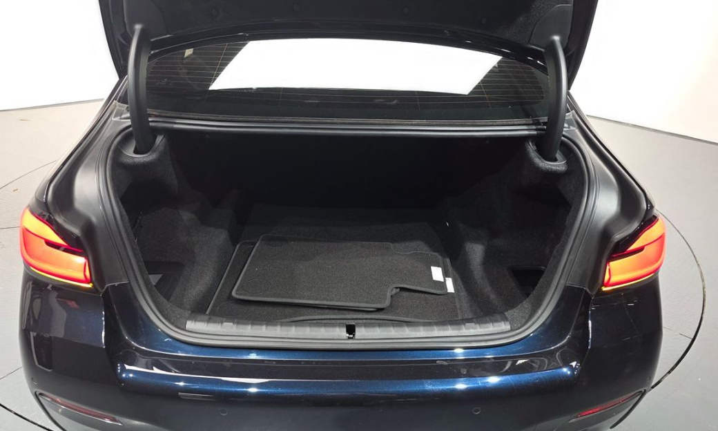 BMW 5-Series 530i M Sport Package, 2023