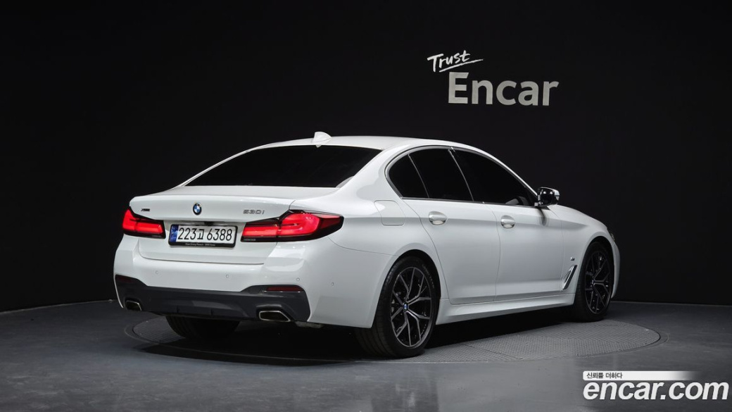 BMW 5-Series 530i xDrive M Sport Package, 2023