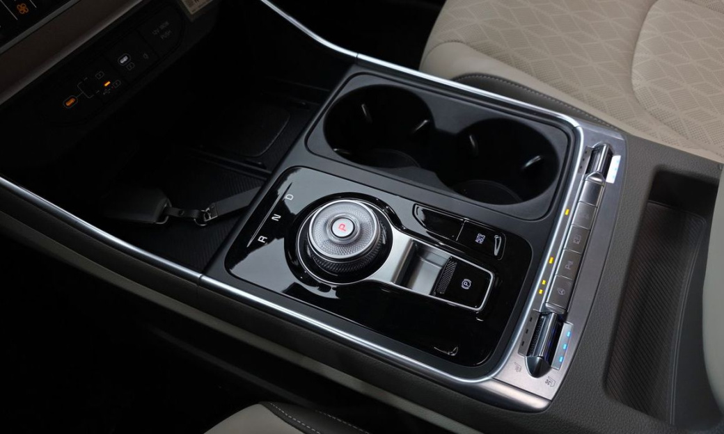 Kia Carnival 9-Seater Noblesse, 2025
