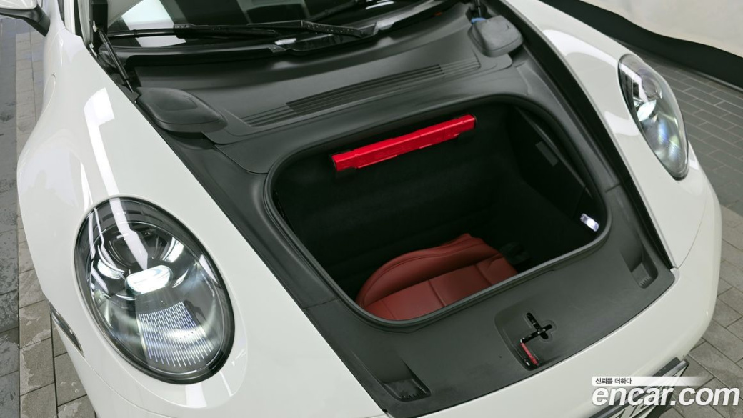 Porsche 911 Carrera 4 GTS Cabriolet, 2024