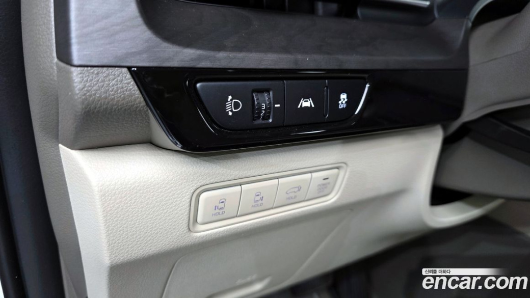 Kia Carnival 7-Seater Signature, 2023