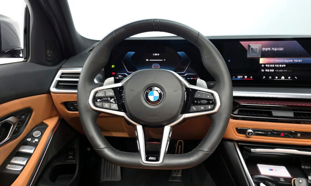 BMW 3-Series 320i M Sport, 2025
