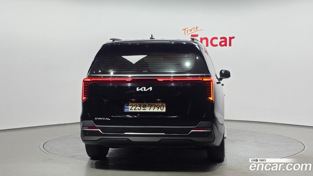 Kia Carnival 7-Seater Gravity, 2024