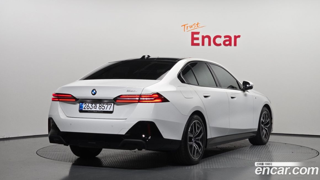BMW 5-Series 520i M Sport, 2025