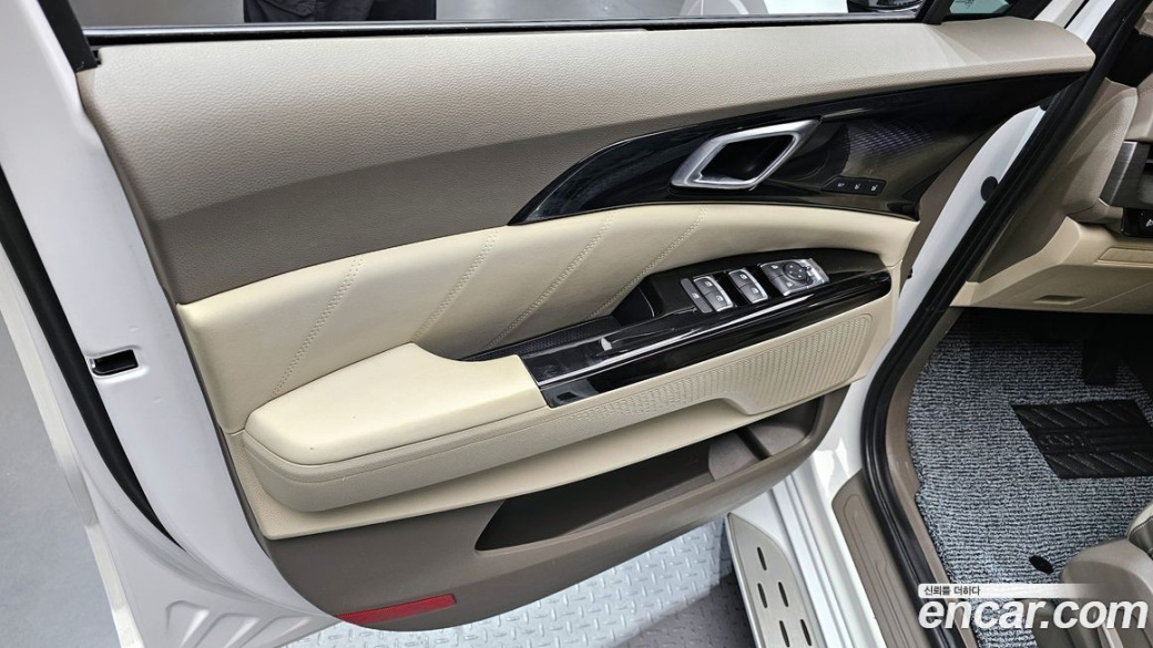 Kia Carnival 9-Seater Signature, 2022