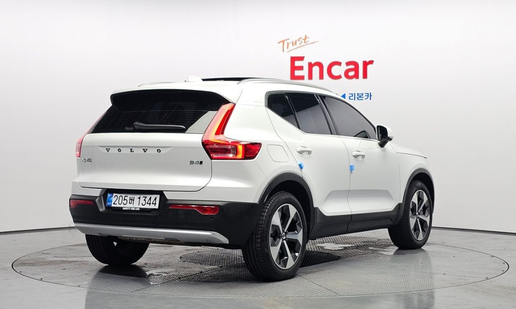 Volvo XC40 B4 Ultra Bright, 2025