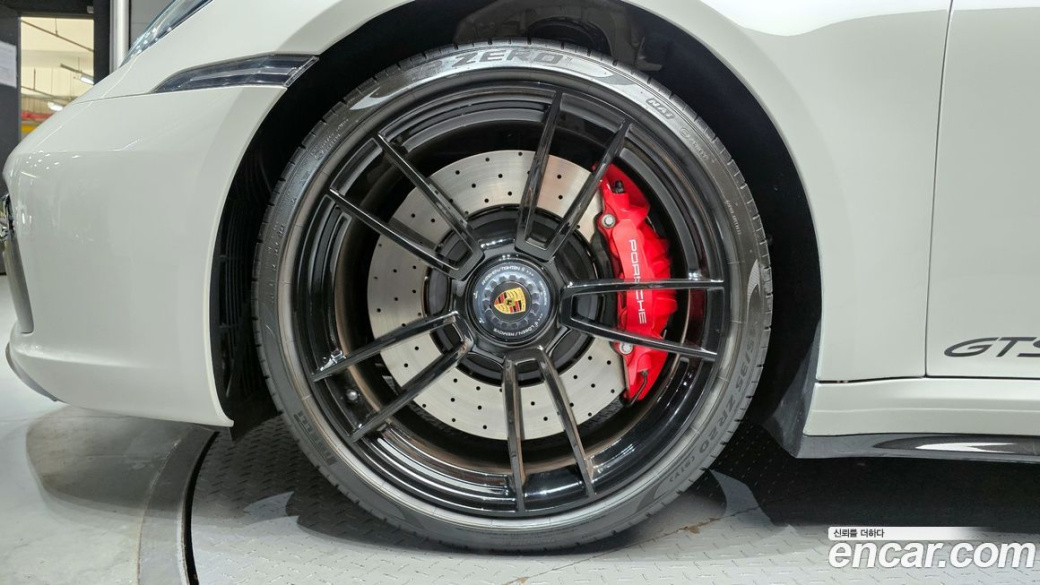 Porsche 911 Carrera 4 GTS Cabriolet, 2023