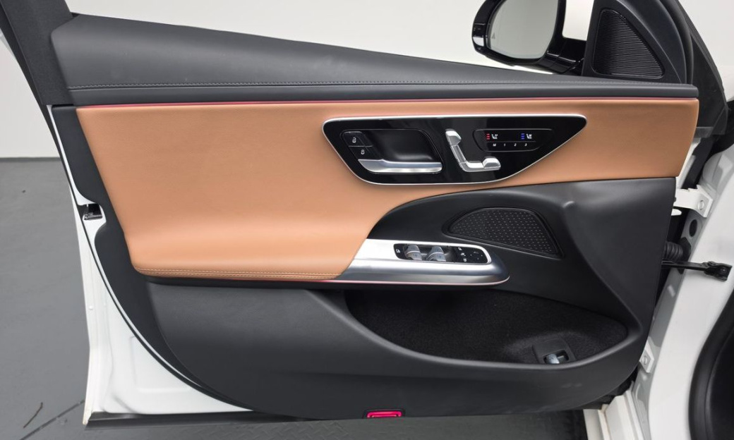 Mercedes-Benz E-Class E200 Avantgarde, 2024