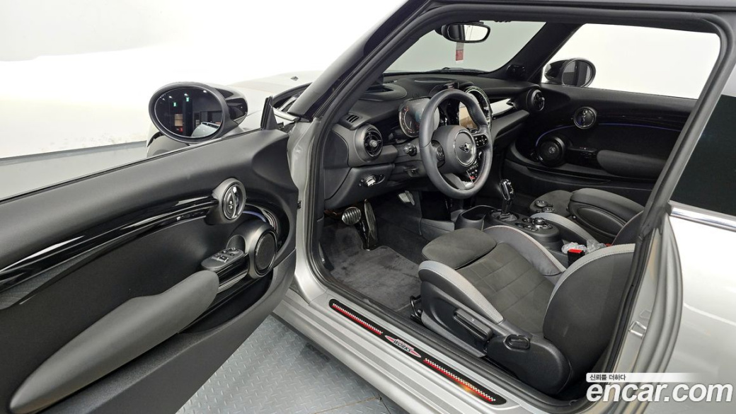 Mini Cooper JCW, 2024