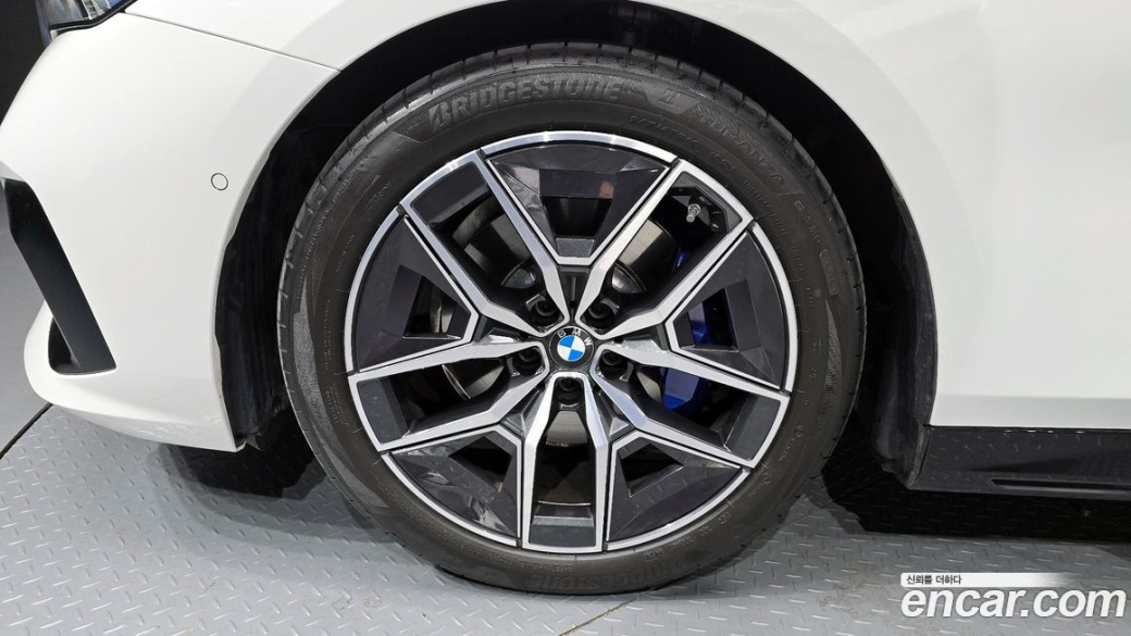 BMW 5-Series 520i M Sport, 2025