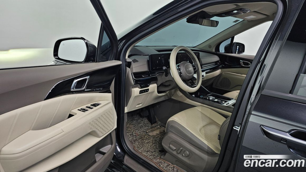 Kia Carnival 9-Seater Gravity, 2024