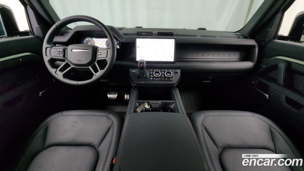 Land Rover Defender 110 D250 X-Dynamic SE, 2025