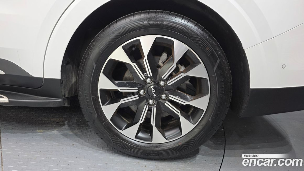 Kia Carnival 9-Seater Signature, 2023