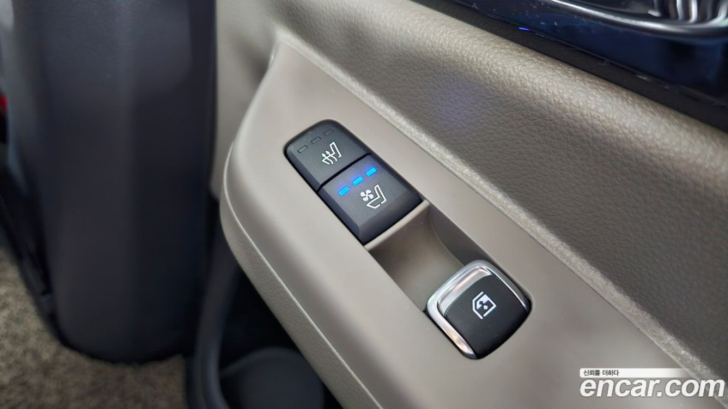 Kia Carnival 9-Seater Signature, 2025
