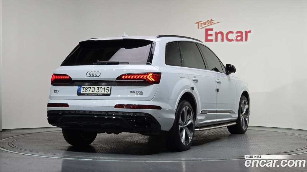 Audi Q7 55 TFSI Quattro Premium, 2022