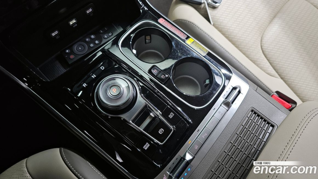 Kia Carnival 7-Seater Hi-Limousine, 2022