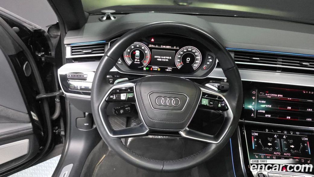 Audi A8 55 TFSI Quattro Premium LWB, 2023