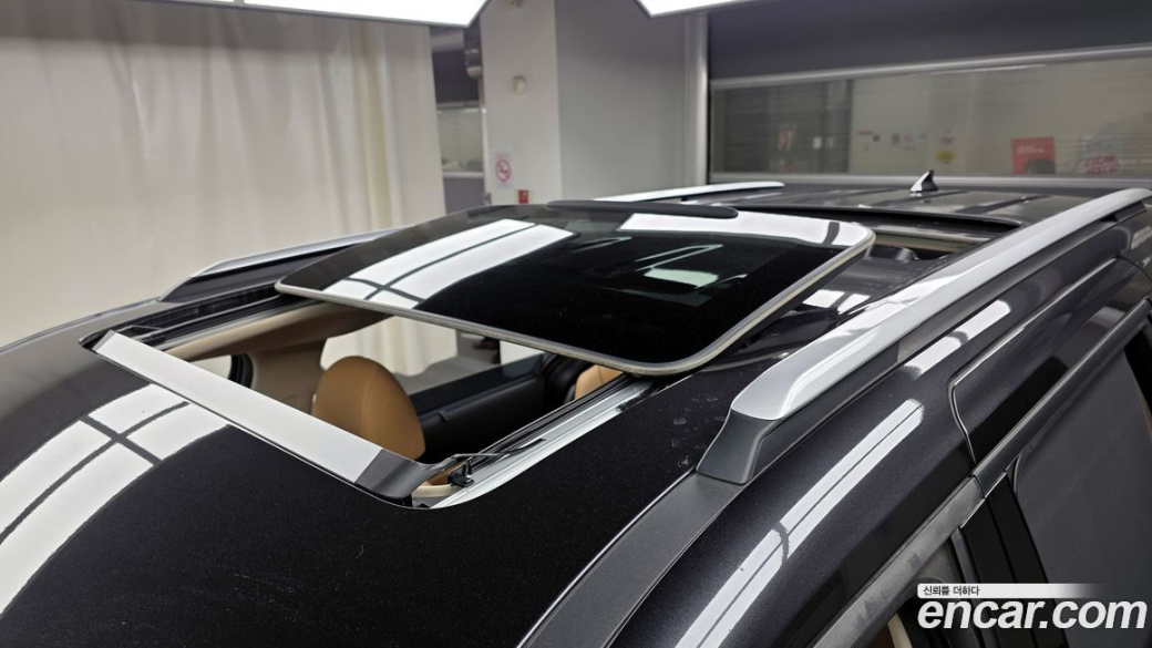 Kia Carnival 9-Seater Signature, 2023