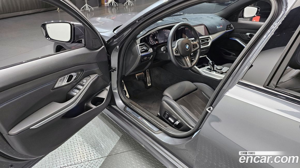 BMW 3-Series 320i M Sport, 2022
