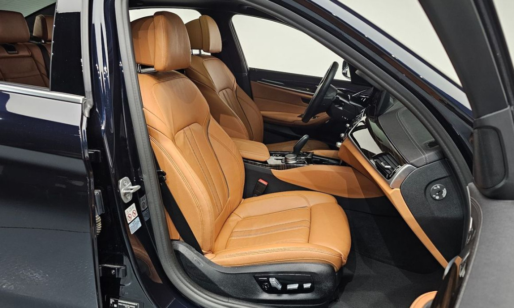 BMW 5-Series 520i M Sport, 2022