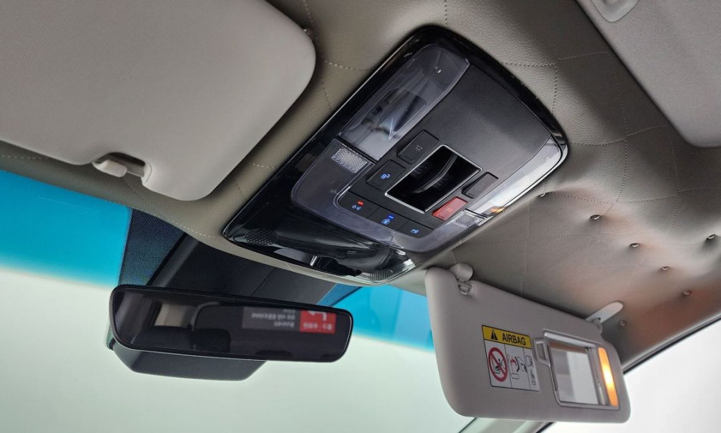 Hyundai Staria 4WD Tourer 9-Seater, 2024