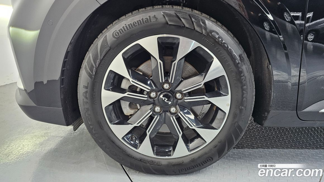Kia Carnival 7-Seater Signature, 2023