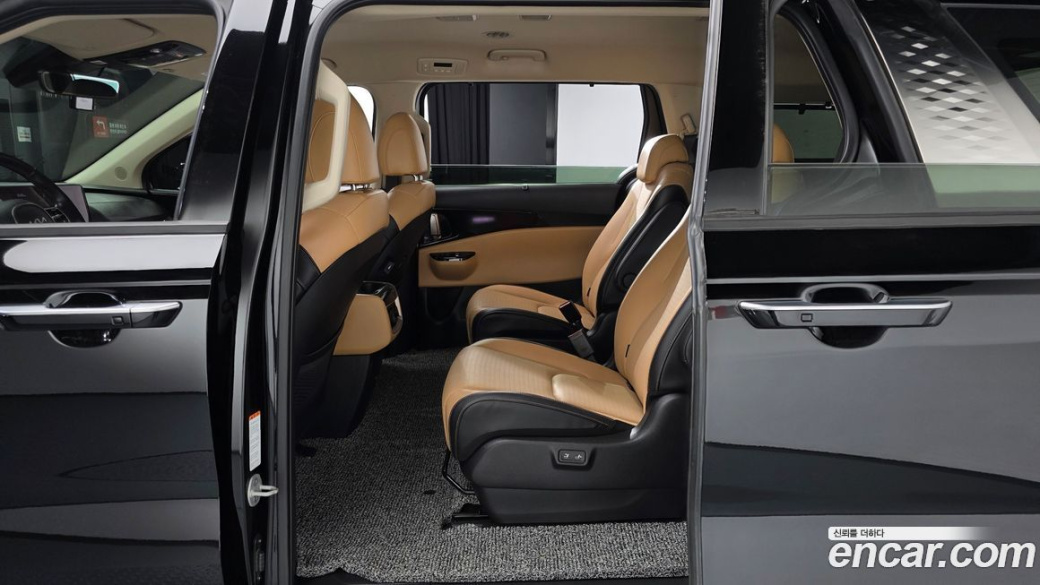 Kia Carnival 9-Seater Signature, 2022