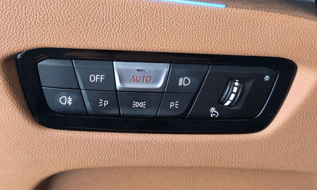 BMW 3-Series 320i M Sport, 2023