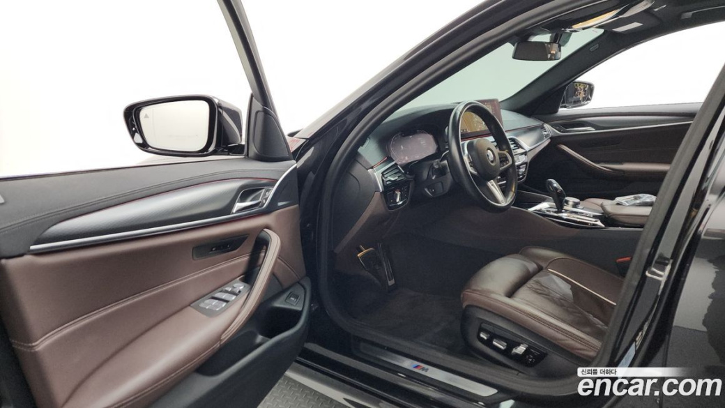 BMW 5-Series 523d M Sport, 2023