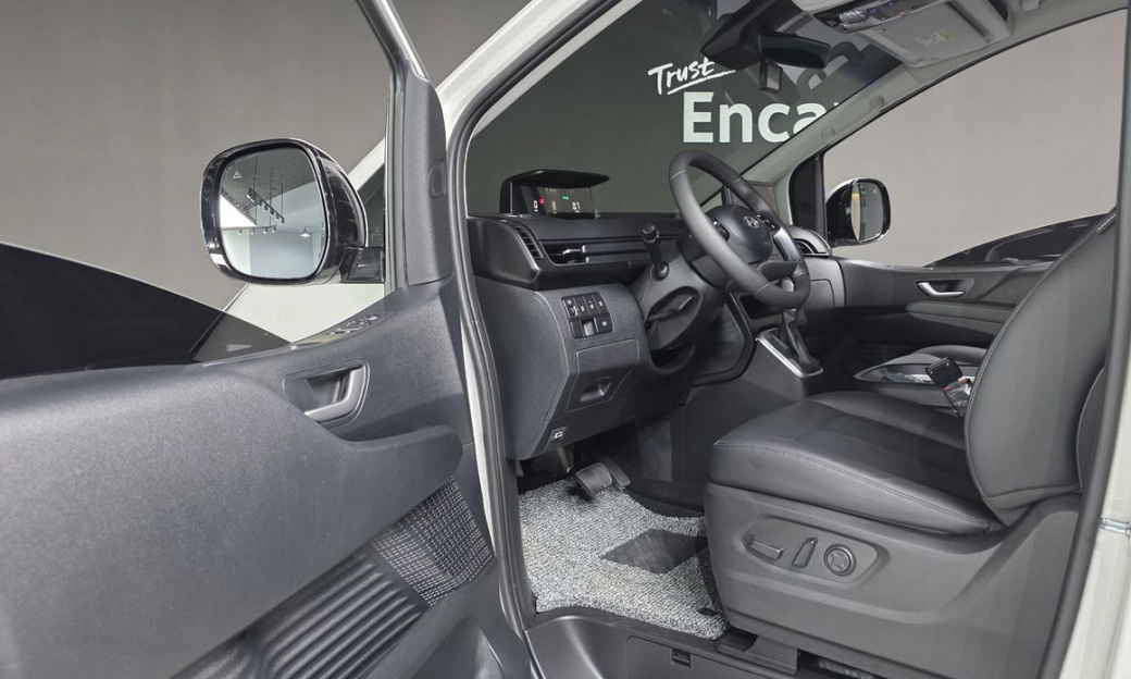 Hyundai Staria Cargo 5-Seater, 2025