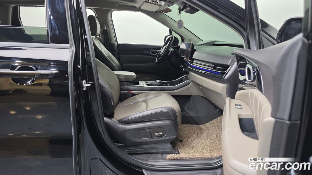 Kia Carnival 7-Seater Signature, 2025