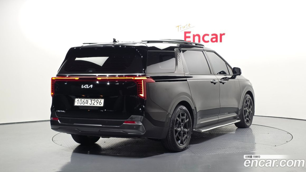 Kia Carnival 7-Seater Gravity, 2024