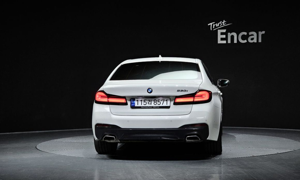BMW 5-Series 530i M Sport Package, 2023