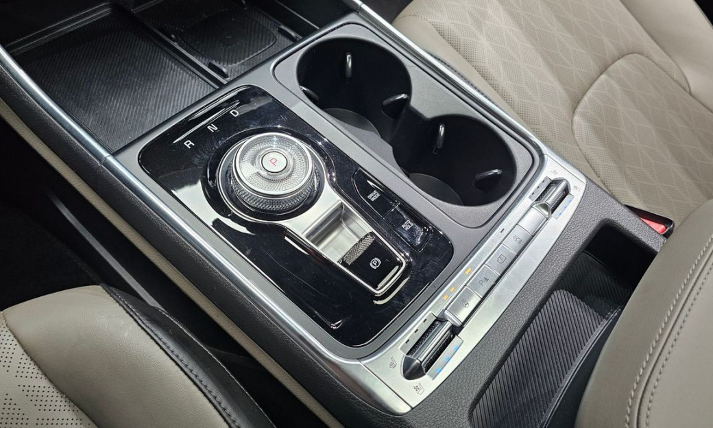 Kia Carnival 9-Seater Noblesse, 2024
