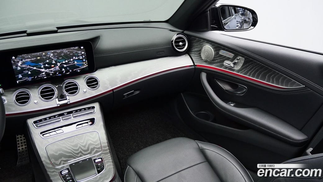 Mercedes-Benz E-Class E350 4MATIC AMG Line, 2023