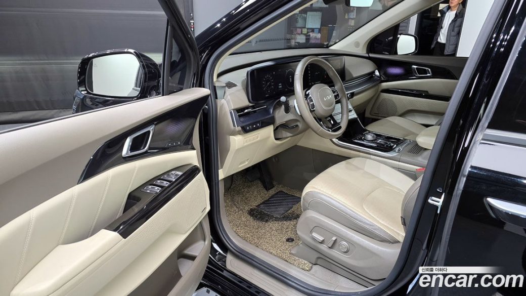 Kia Carnival 9-Seater Hi-Limousine, 2022