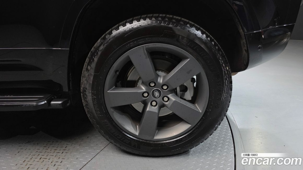 Land Rover Defender 110 D300 X-Dynamic HSE, 2025