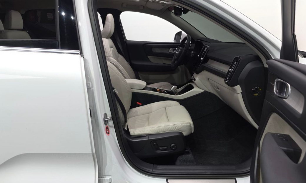 Volvo XC40 B4 Ultimate Bright, 2023
