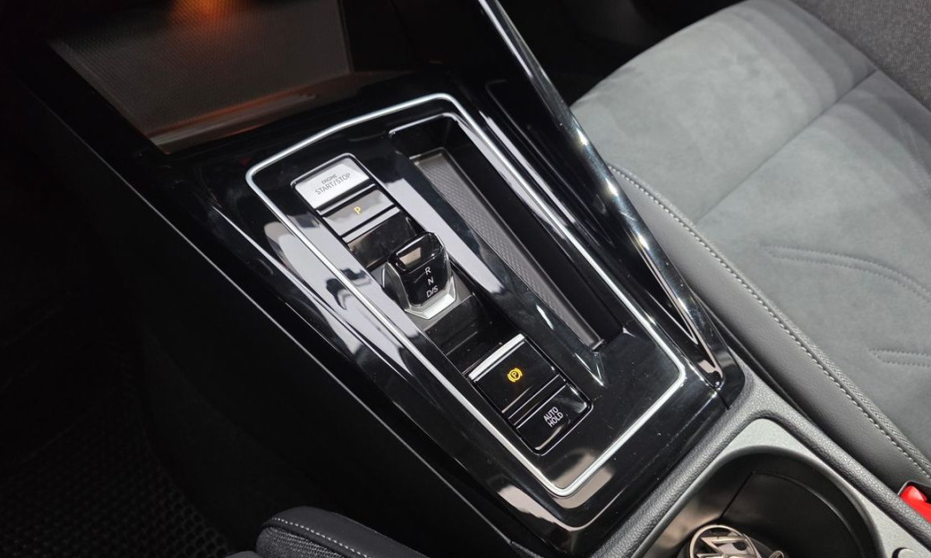 Volkswagen Golf 2.0 TDI Prestige, 2025