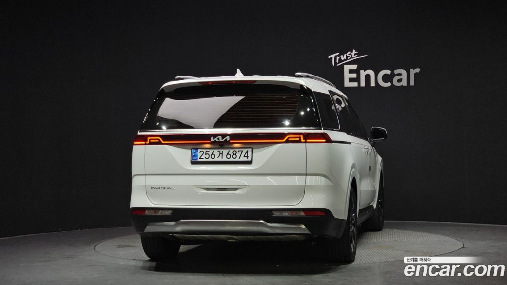 Kia Carnival 9-Seater Signature, 2022