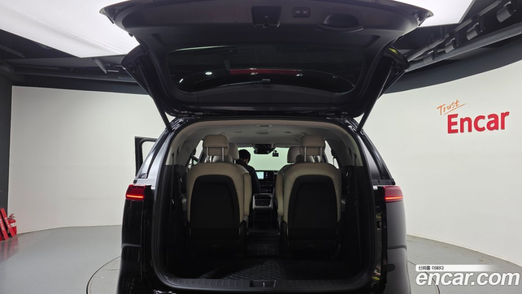 Kia Carnival 9-Seater Noblesse, 2022
