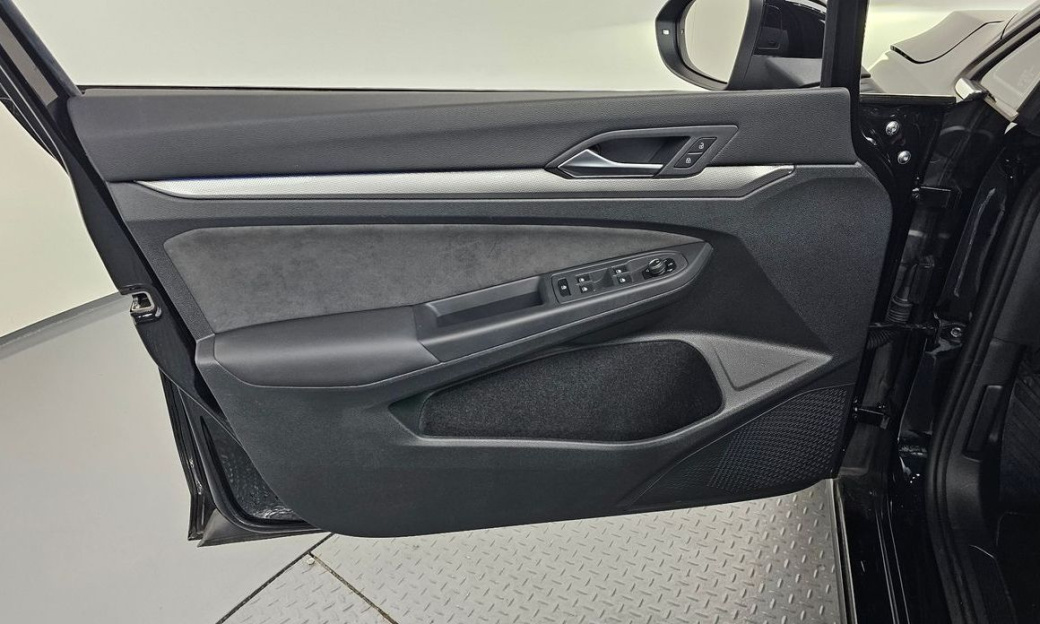 Volkswagen Golf 2.0 TDI Prestige, 2025