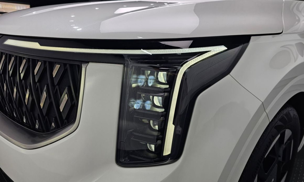 Kia Carnival 9-Seater Signature, 2025