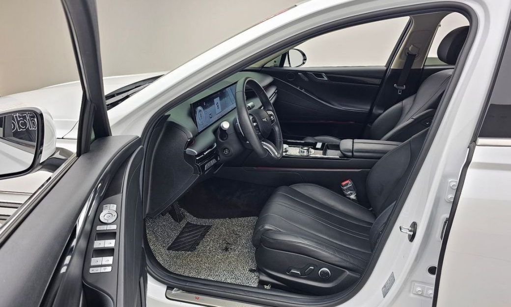Genesis G80 Gasoline 2.5 Turbo 2WD, 2025