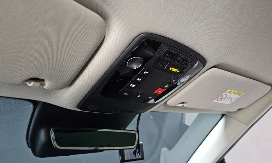 Kia Carnival 9-Seater Gravity, 2024